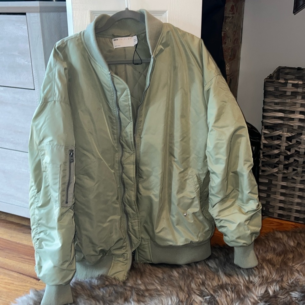 Oversized bomber
